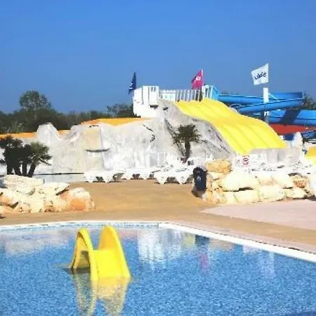 Campsite Camping Les Charmettes Les Mathes