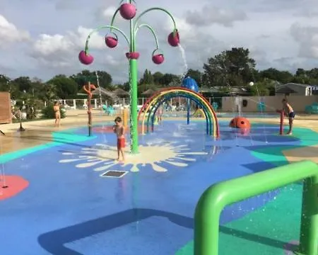Campsite Camping Les Charmettes Les Mathes